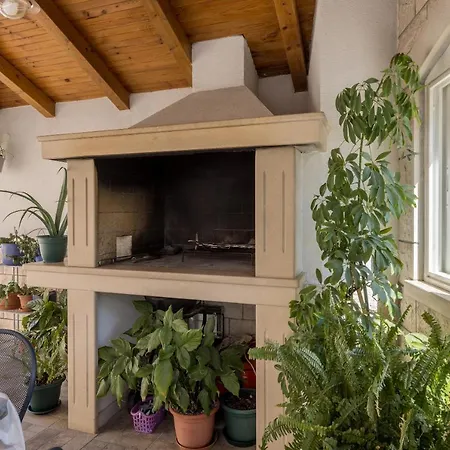 Petra Apartment Bol